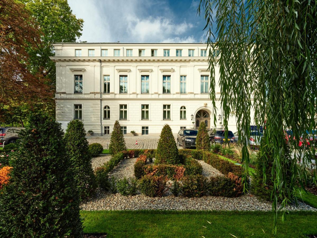 Hotell Altus Palace - Destigo