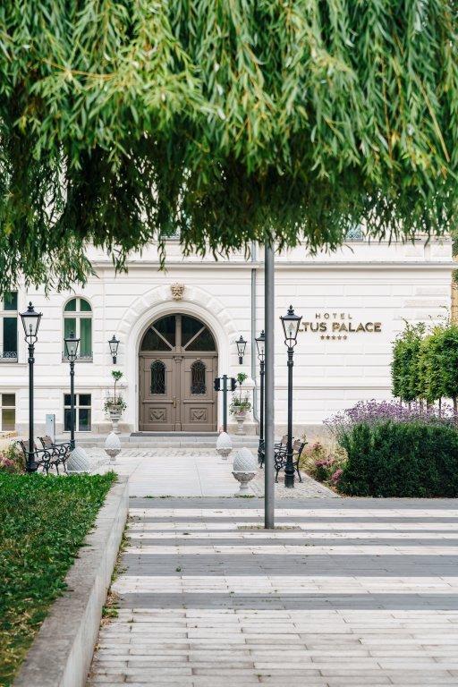 Altus Palace Hotel